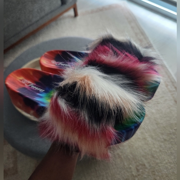 Faux Fur Tie Dye Platform Slides Red Multi - Picture 6 of 10